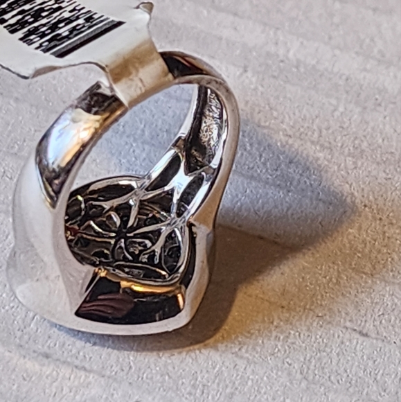 10k karat white gold black and clear diamond ring size 6 retails for ove… - Picture 5 of 7